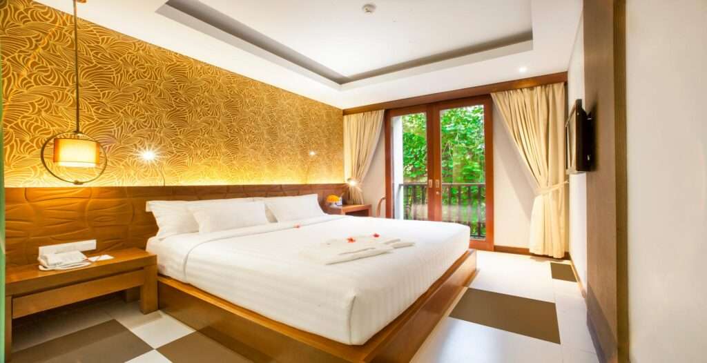 DELUXE ROOM